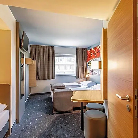 Hotell City-west 3*